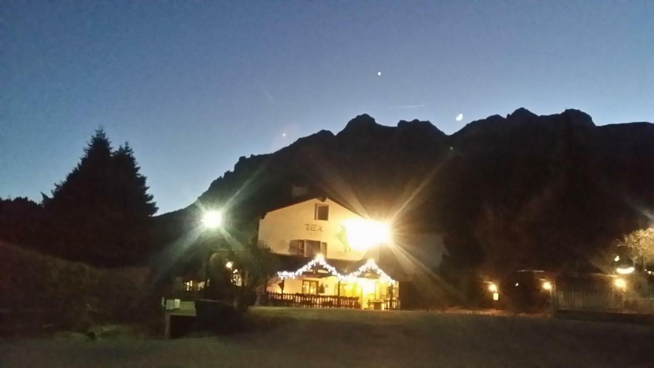 Botton D'Oro Delle Dolomiti Acomodação com café da manhã Vattaro Exterior foto